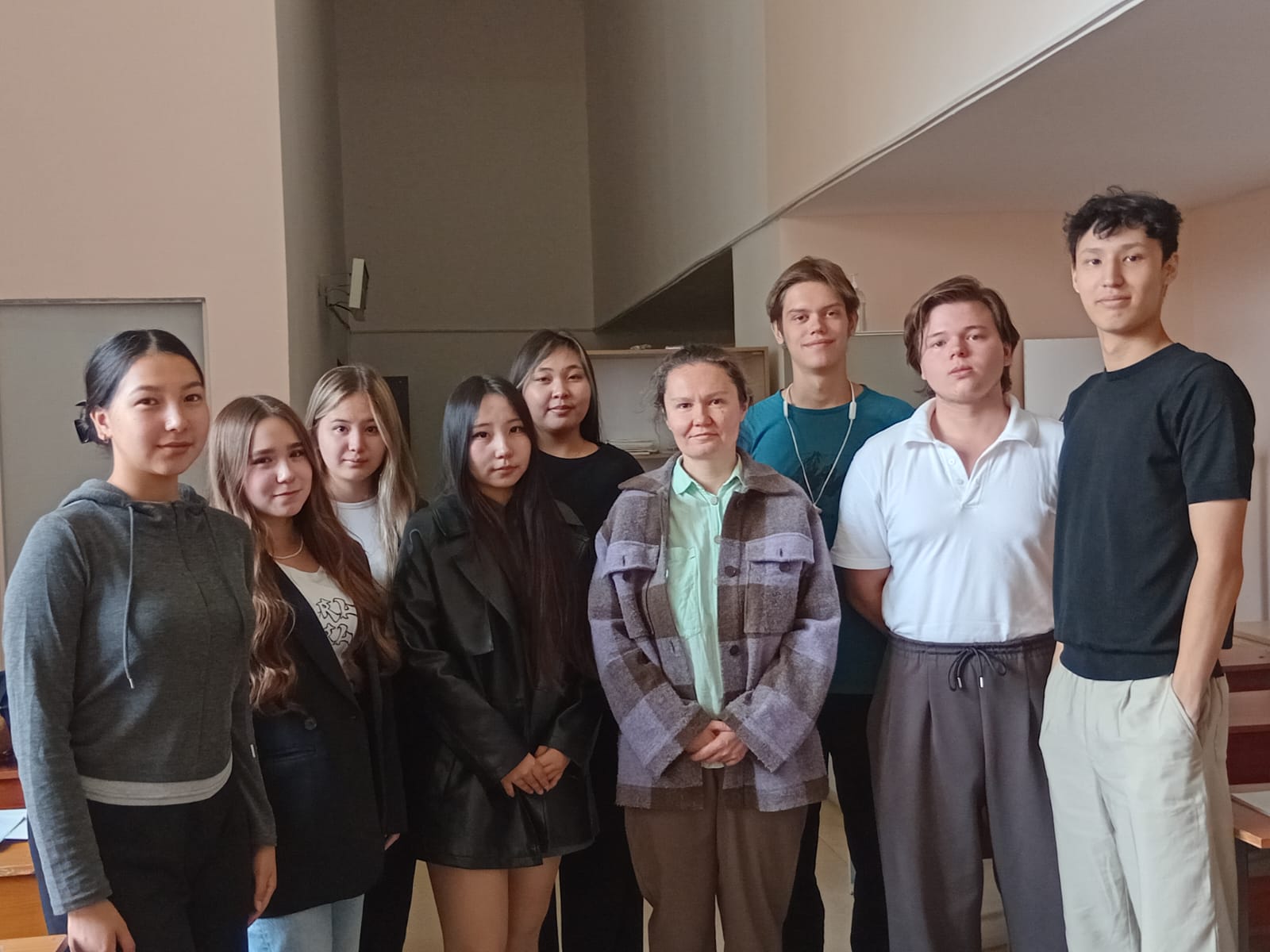 ЖИ  күнделікті міндеттерді шешуге қалай көмектеседі